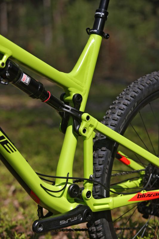 Rock Machine Blizzard 90 27