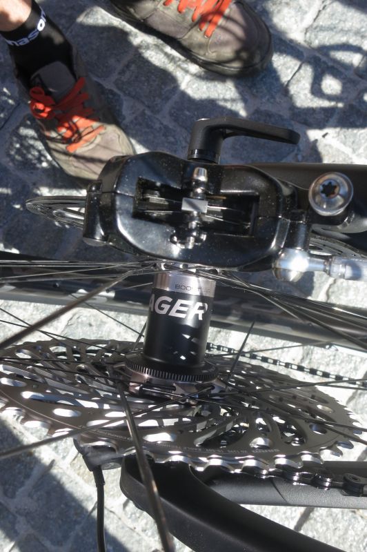 Trek Re:aktiv Thru shaft