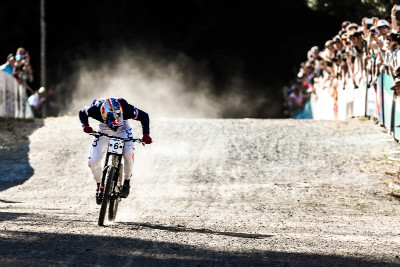 Loic Bruni sprintuje pro vítězství