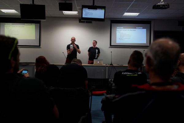 Závodní program doprovázela akce Test&Expo