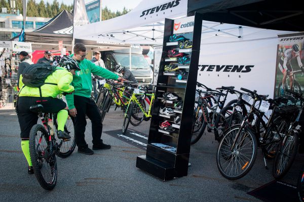 Závodní program doprovázela akce Test&Expo