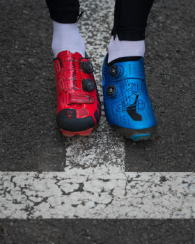 Modrou, nebo červenou?