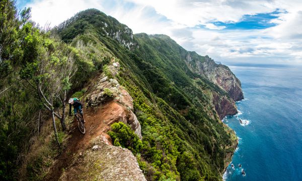 Představení Canyon Spectral 2018