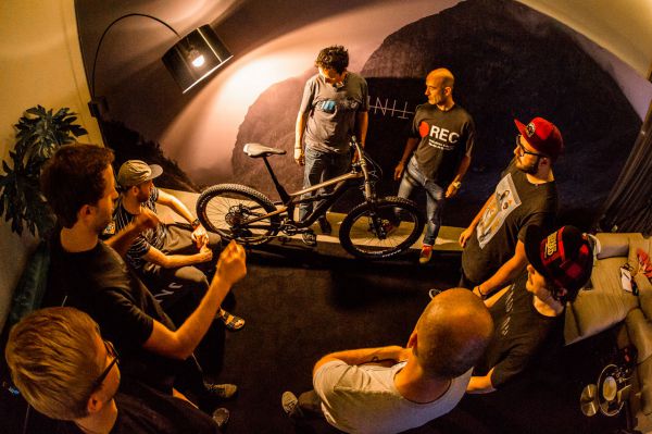 Představení Canyon Spectral 2018