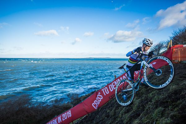 Úřadující mistr světa U23 Joris Niewenhuis