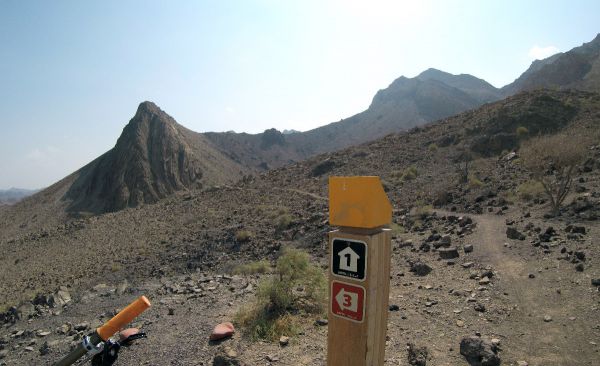 Hatta MTB Trail Centre má své dobré značení, nezabloudili jsme...