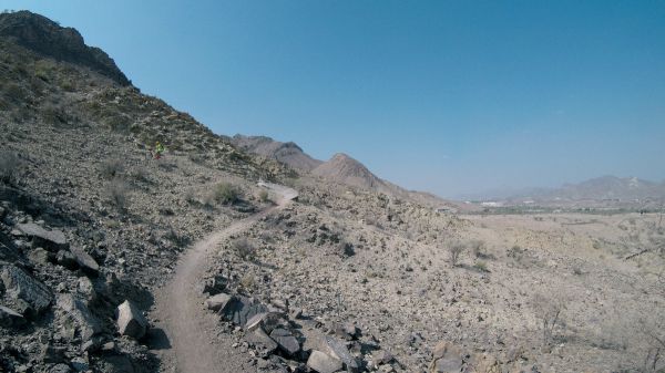 Převýšení trailů v Hattě je solidní, kdo chce dolů, musí si to vystoupat...