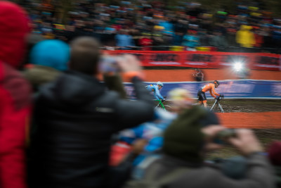 Mathieu van der Poel naposledny na čele závodu