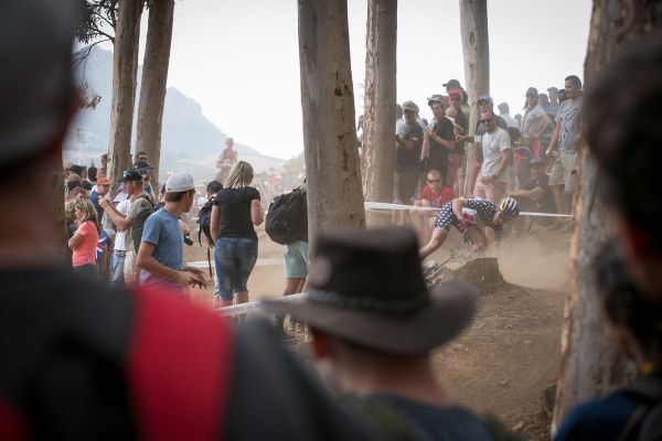 Chybám se nevyhnula ani Kate Courtney