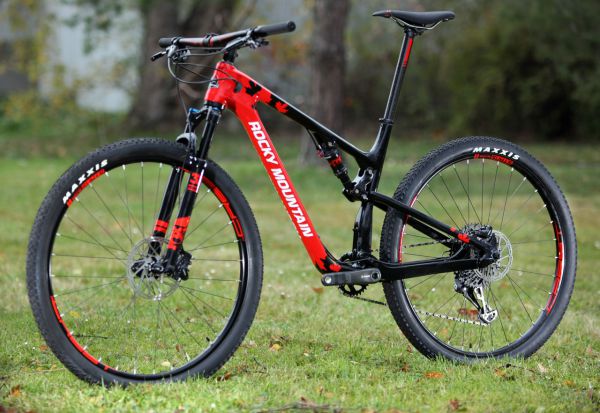 Rocky Mountain Element Carbon  70 XCO