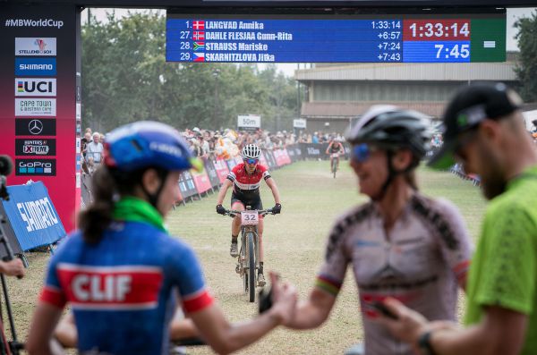 Jíťa v cíli ve svém osobáku