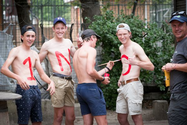 Příprava fanoušků Nino Schurtera