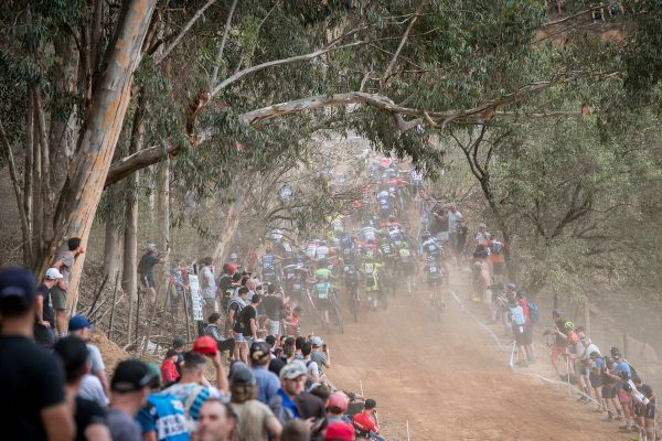 Už po prvních 150 metrech se to v každém závodě ucpalo na stejném místě