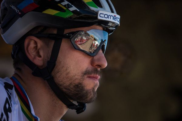 Soustředěný Nino Schurter