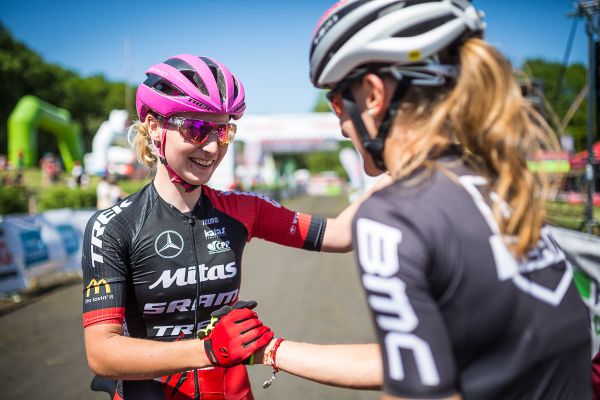 Cílová gratulace Jany a Karly