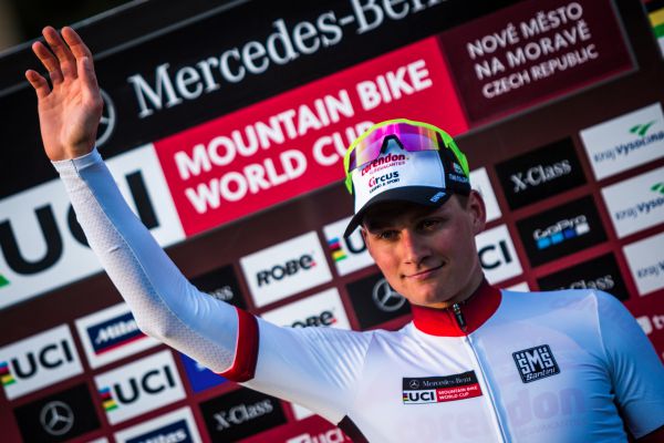 Mathieu van der Poel se převlékl do dresu lídra SP
