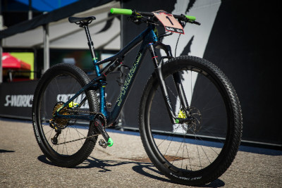 Nový bike Anniky Langvad přezdívaný "Star Wars"