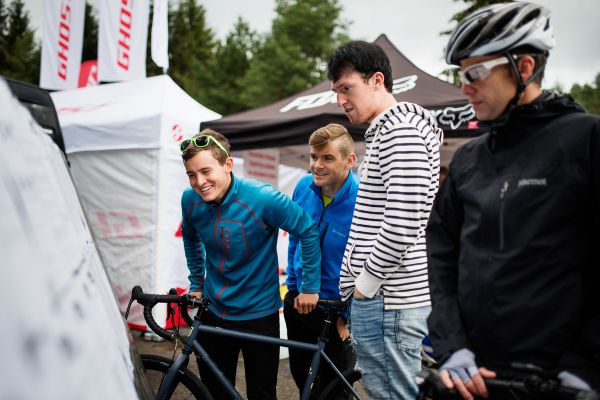 Gravel Blinduro 2018 - studium výsledků vykouzlilo MTBS Racing týmu úsměv na tváři