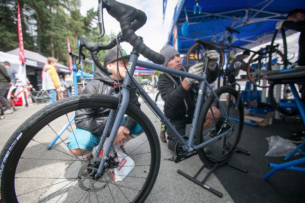 Železník Kona Rove ST dokázala, že se na ní dá závodit...
