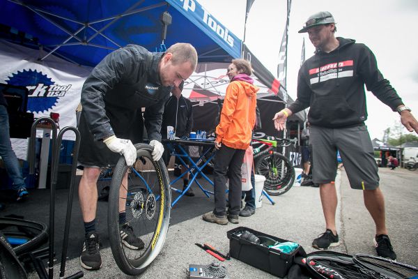 Honza Kuba měl v sobotu ráno plný ruce práce...