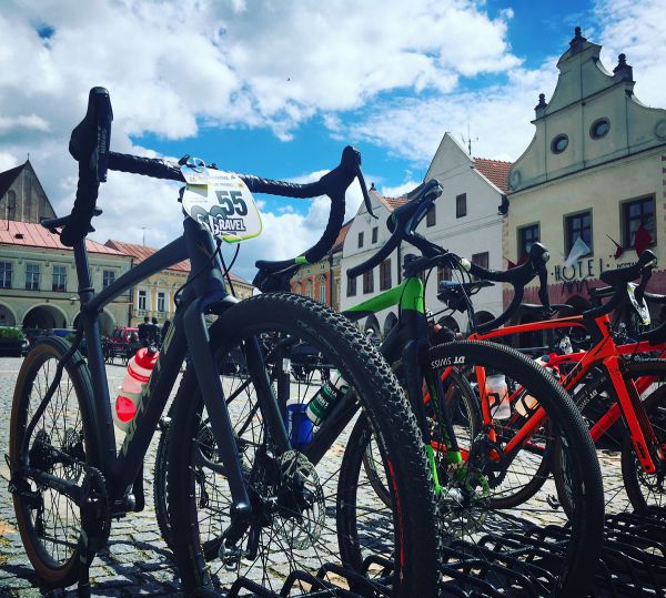 A ve Slavonicích ná náměstí dokonce i na (ne)pivo