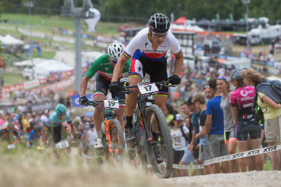 Jaroslav Kulhavý s Gerhardem Kerschbaumerem v zádech