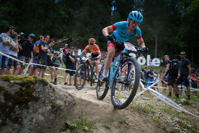 Cyklokrosařka Ellen Noble a silničářka Anna van der Breggen