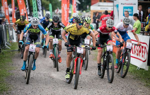 Odstartováno, na trať MČR 2018 vyráží 10 štafet