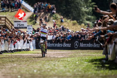 Nino Schurter po 30. vyhrává závod SP