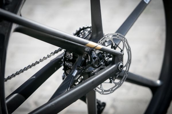 Mondraker 2019 - řazení a brzdy Sram nejvyšší řady