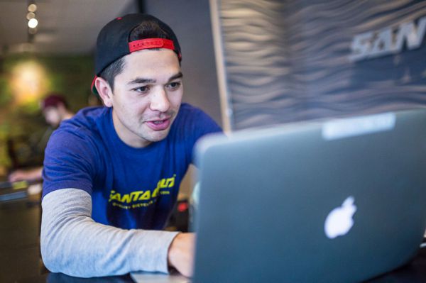 Santa Cruz factory - Programátor na place