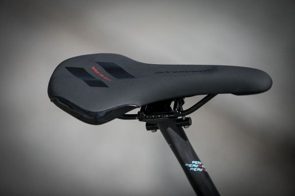 Mondraker 2019 - sedlo pod vlastní značkou