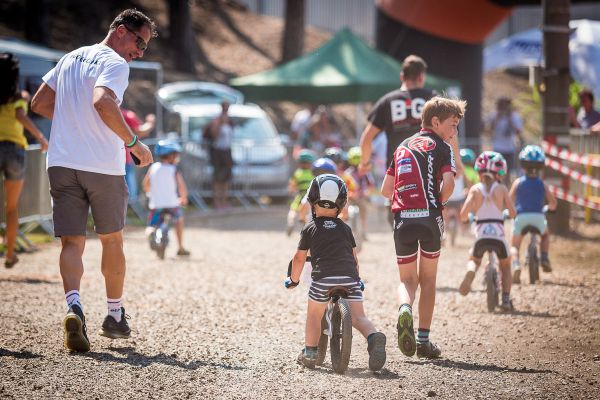 Závodilo se od nejmenších....