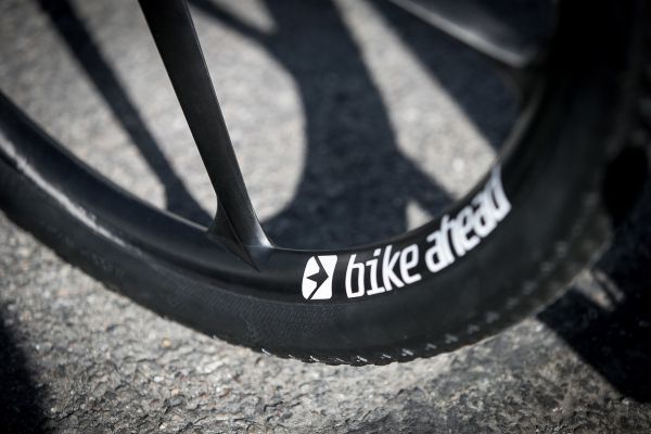 Mondraker 2019 - na první pohled zaujmou loukoťová kola