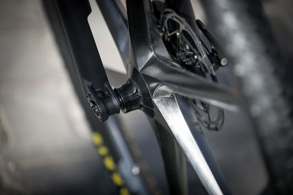 Mondraker 2019 - loukotě Biturbo