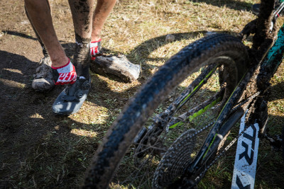 Matěj Průdek musel po pádu vyměnit v depu tretru