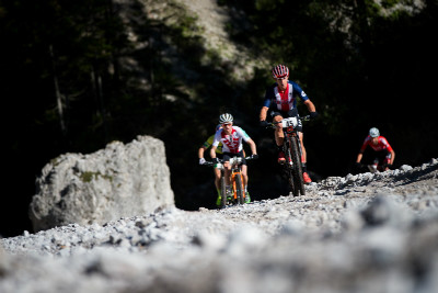 Howard Grotts na čele