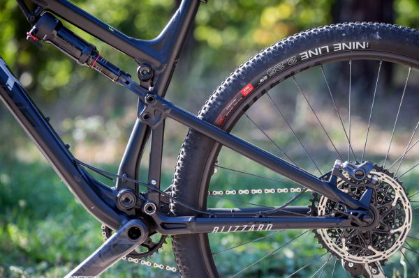 Rock Machine Blizzard XCM 90-29 25th Anniversary