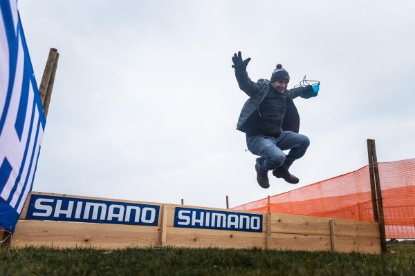 Waldek: "Když to skočím já, tak závodníci musí taky...!"