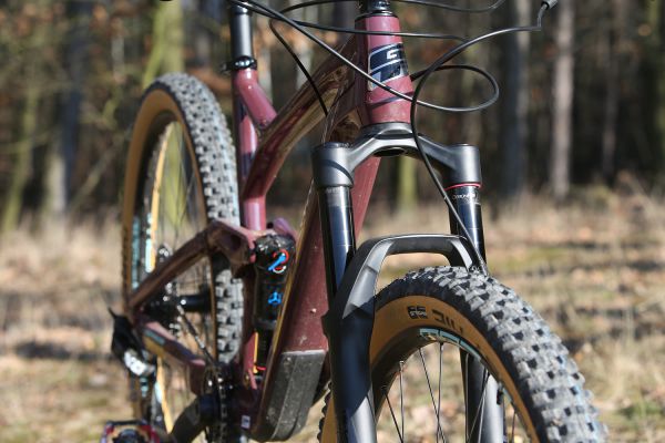 GT Sensor Carbon Expert