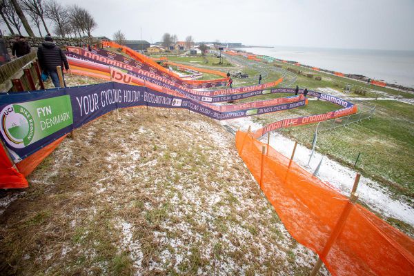 Série sjezdů a výjezdů...