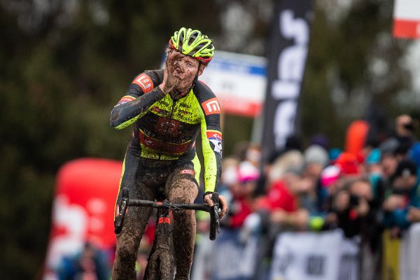 Čerstvý otec Jan Nesvadba dojíždí třetí