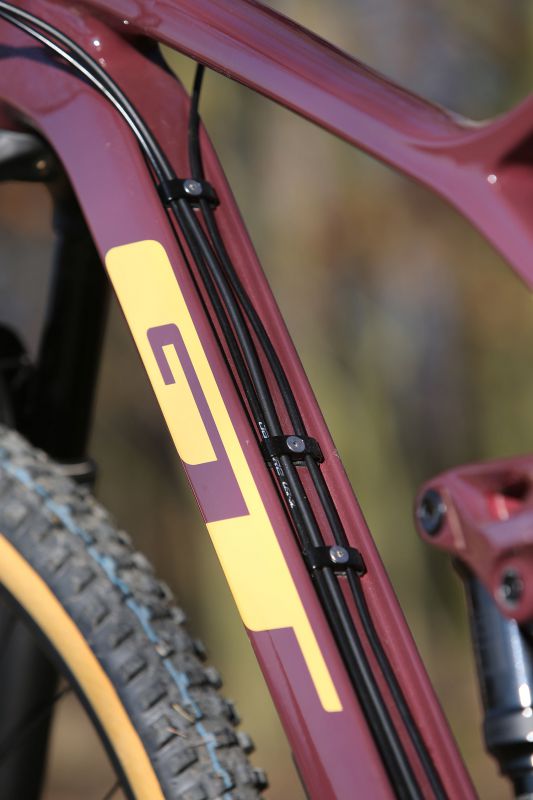 GT Sensor Carbon Expert