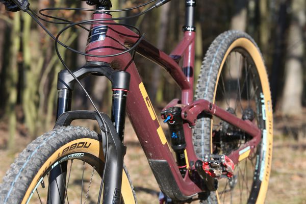 GT Sensor Carbon Expert