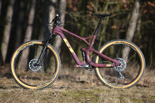 GT Sensor Carbon Expert