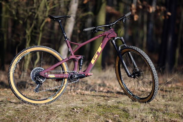 GT Sensor Carbon Expert