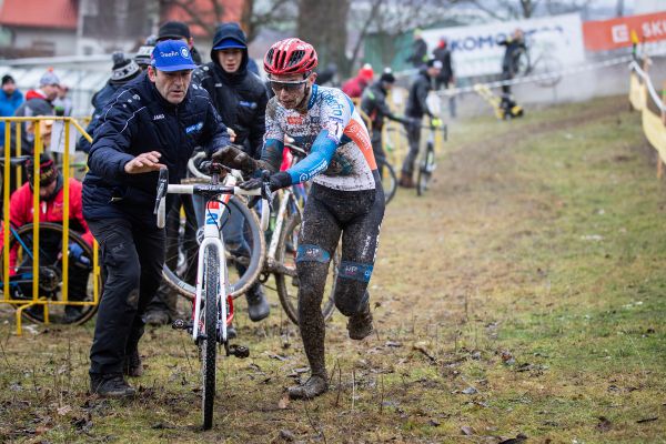 Michael Boroš se dostává do vedení