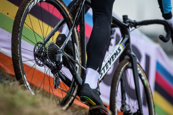 Nová sada Sram Red eTap s 12 pastorky