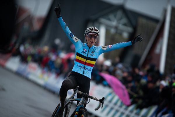 Sanne Cant je potřetí mistryní světa