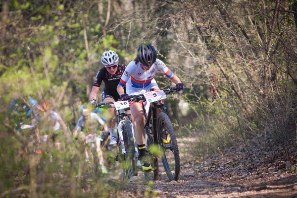 Langenlois 2019 - Jitka Čábelická před pozdější vítězkou Pasteiner